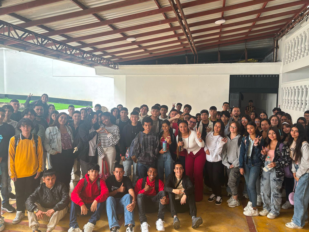 Estudiantes del PoliSuperior