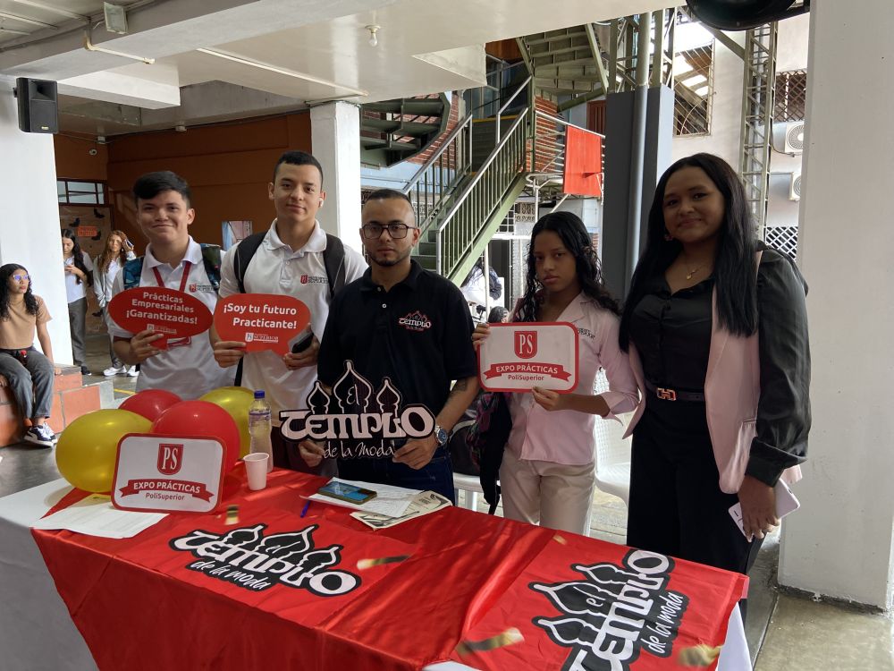 Estudiantes del PoliSuperior