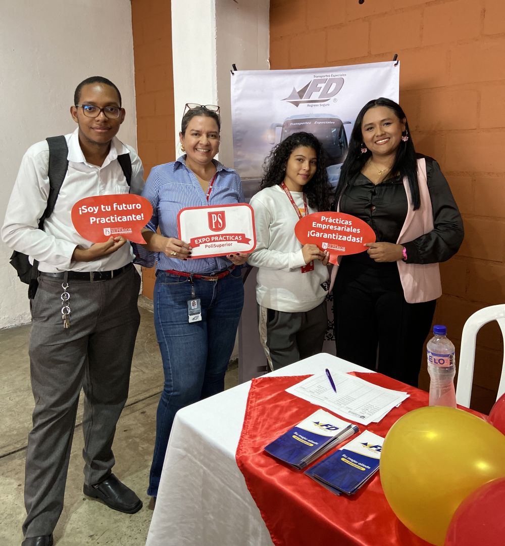 Estudiantes del PoliSuperior