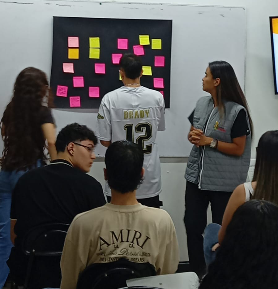 Estudiantes del PoliSuperior