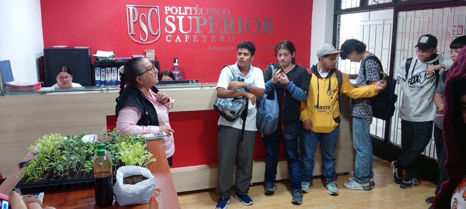 Estudiantes del PoliSuperior